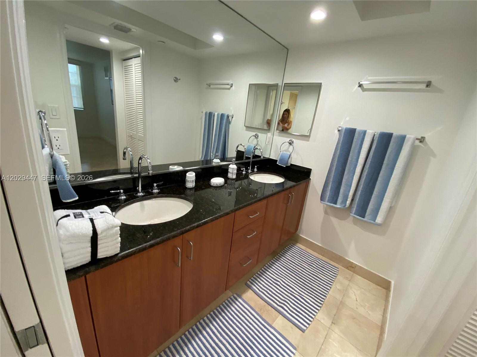 THE COLLINS CONDO - Residential Lease