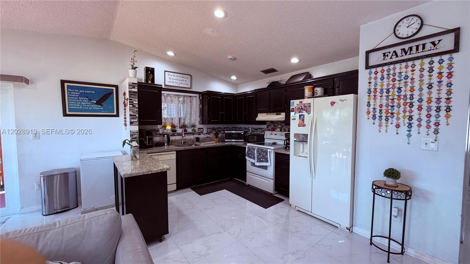 MEADOWS OF MIRAMAR - Residential Lease