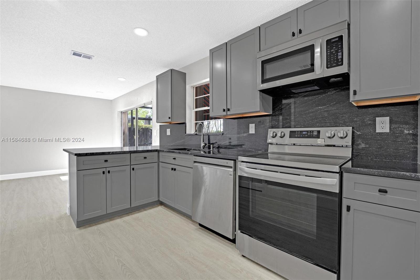 PATIO HOMES OF DORAL PINE - Residential Lease