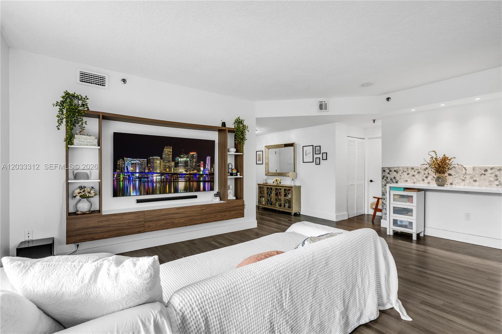 VILLA BRICKELL CONDO - Residential Lease
