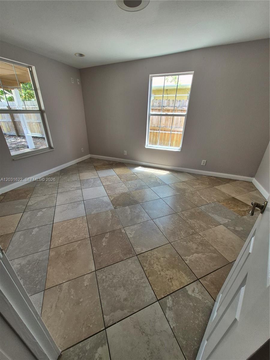 ROYAL PALM ESTATES - Residential Lease
