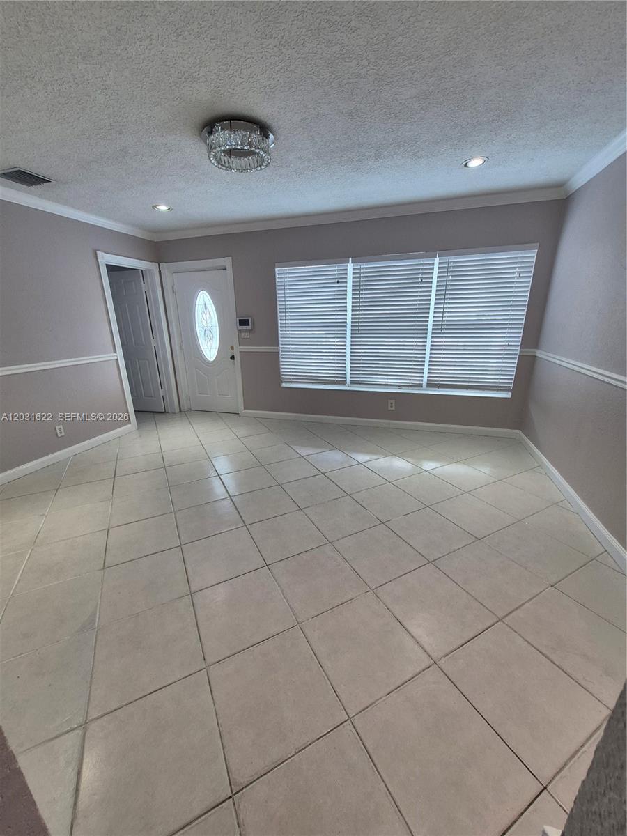 ROYAL PALM ESTATES - Residential Lease