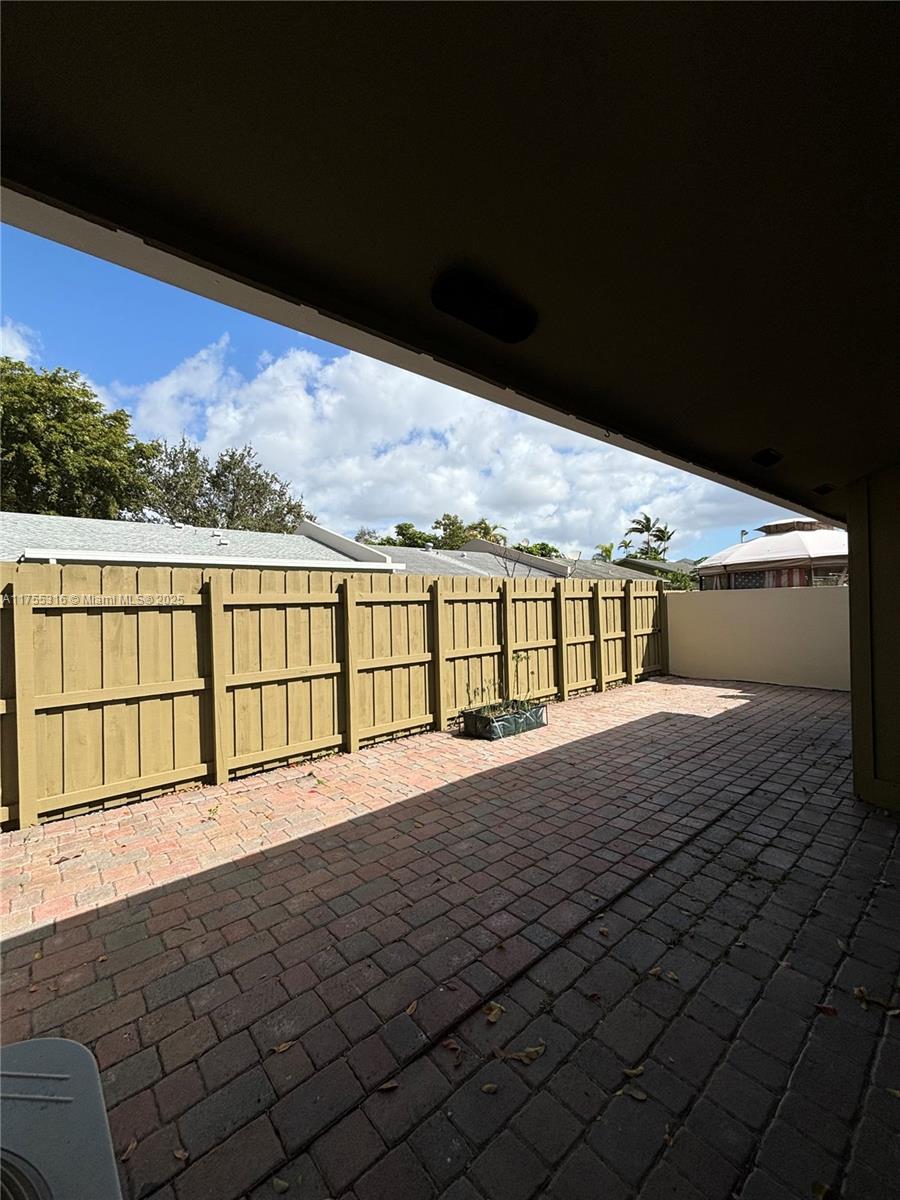 DEVON-AIRE VILLAS SEC 7 - Residential