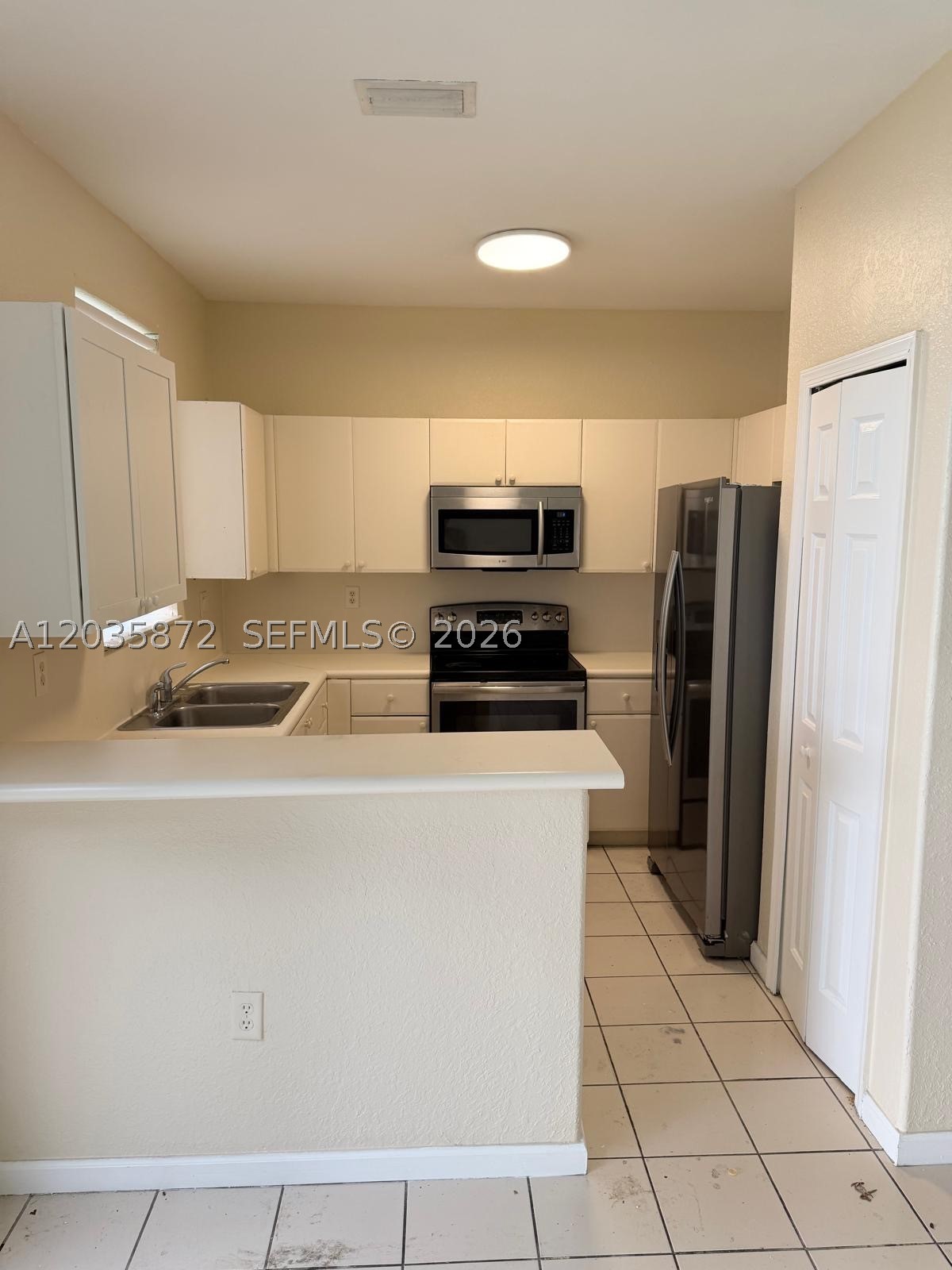 SHOMA TOWNHOMES AT KEYSCO - Residential Lease
