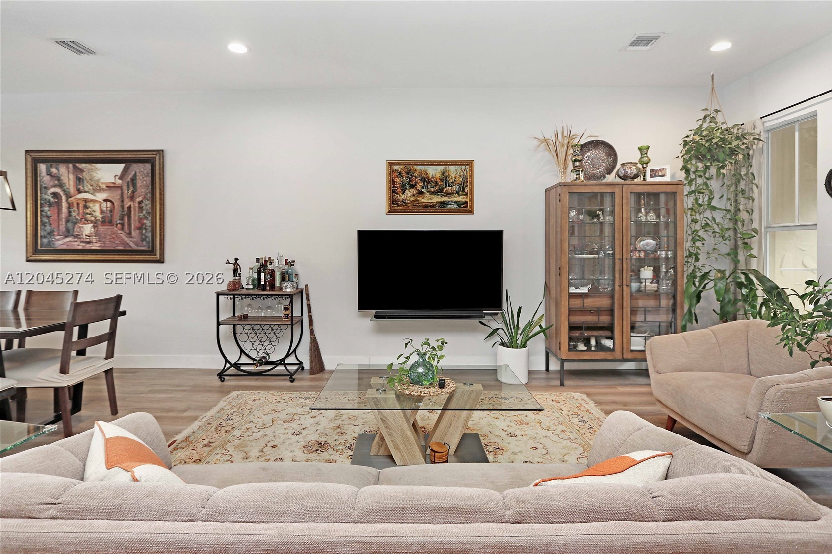 HOLLYWOOD - Residential