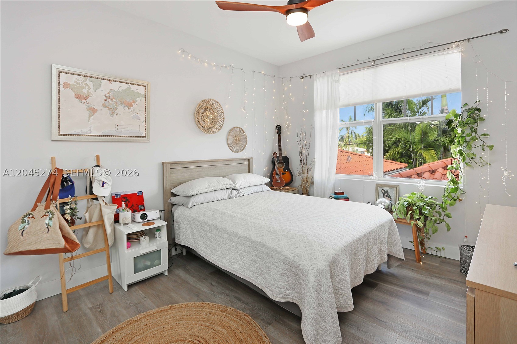 HOLLYWOOD - Residential