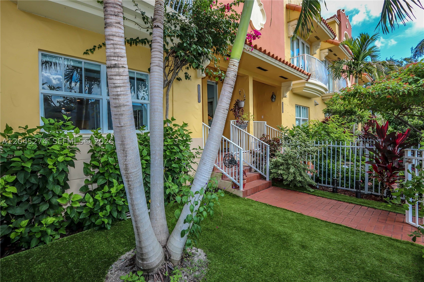 HOLLYWOOD - Residential