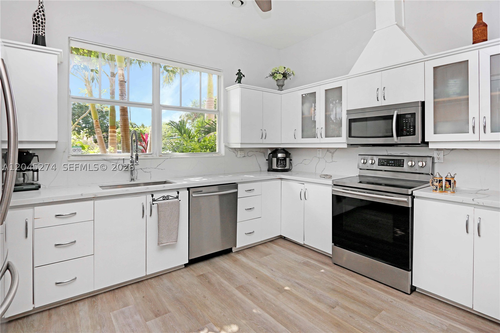 HOLLYWOOD - Residential