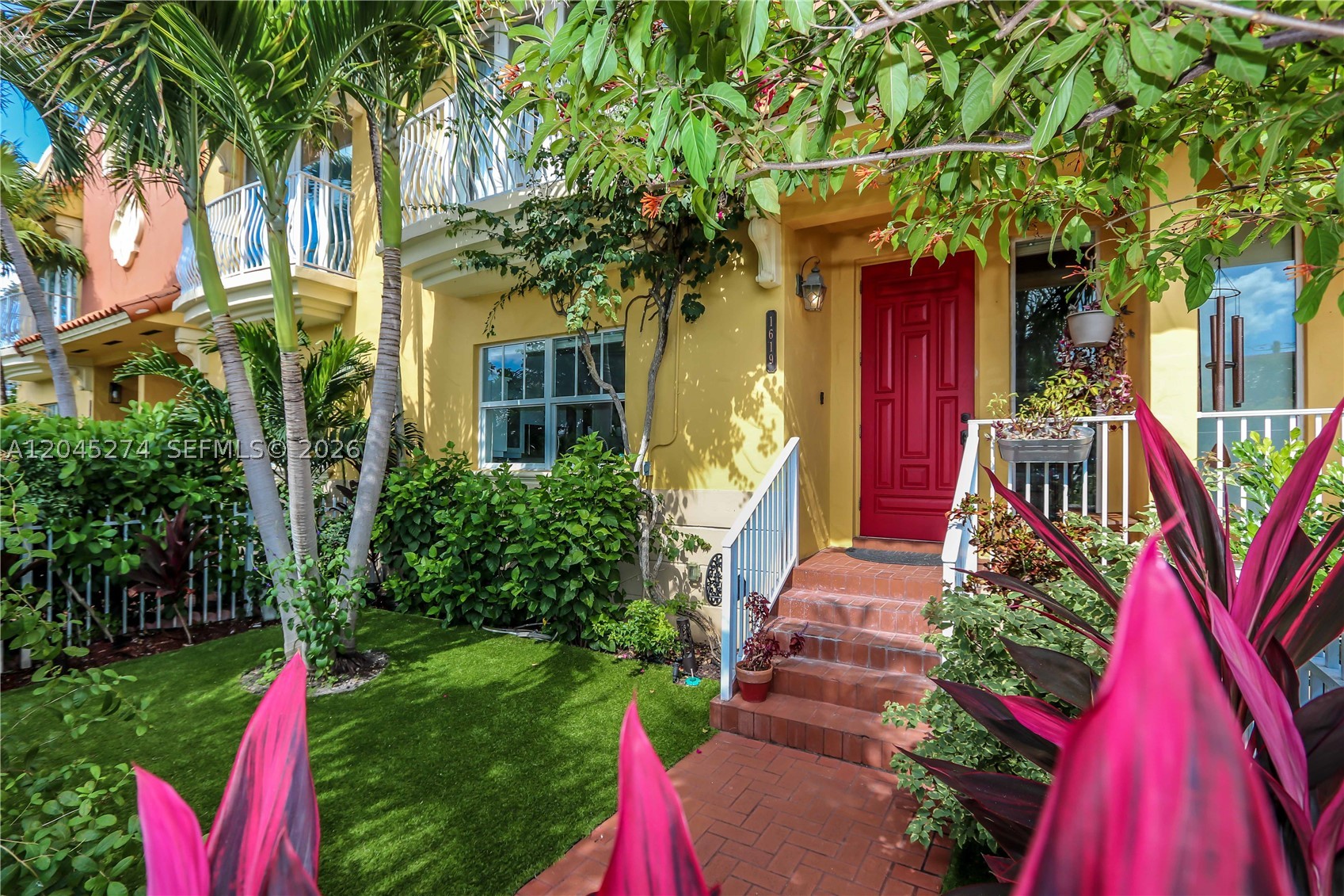 HOLLYWOOD - Residential
