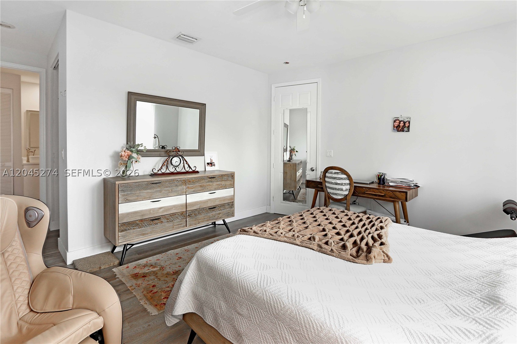 HOLLYWOOD - Residential