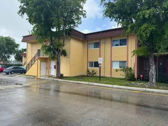 1 BEDROOM 1.5 BATHROOMS 2nd FLOOR STONEBRIDGE CONDO UNIT FOR SALE.  SPACIOUS & UPDATED INTERIOR WITH NEW WASHER & DRYER.  TENANT OCCUPIED AT $1,600 PER MONTH.
