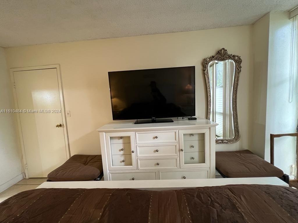 PLAZA OF AMERICAS CONDO P - Residential Lease