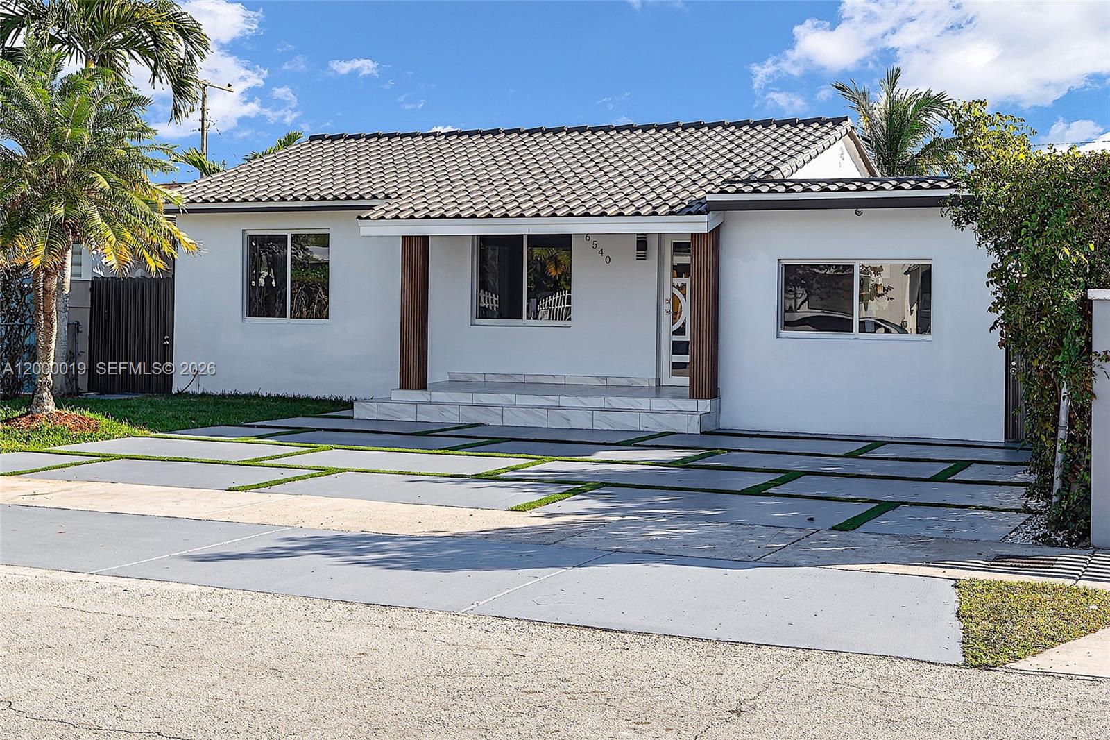 CORAL WAY CENTER AMD - Residential