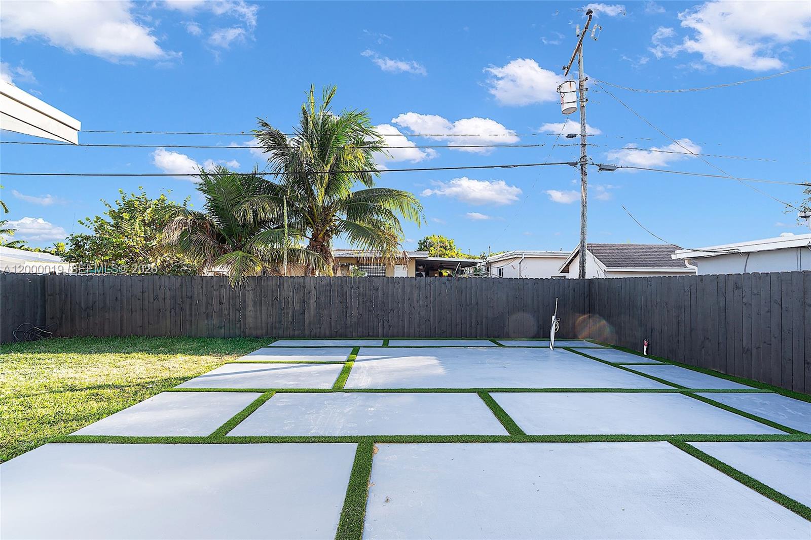 CORAL WAY CENTER AMD - Residential