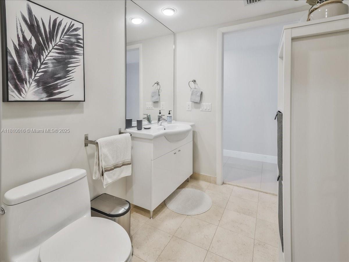 BEACH CLUB TWO CONDO - Residential