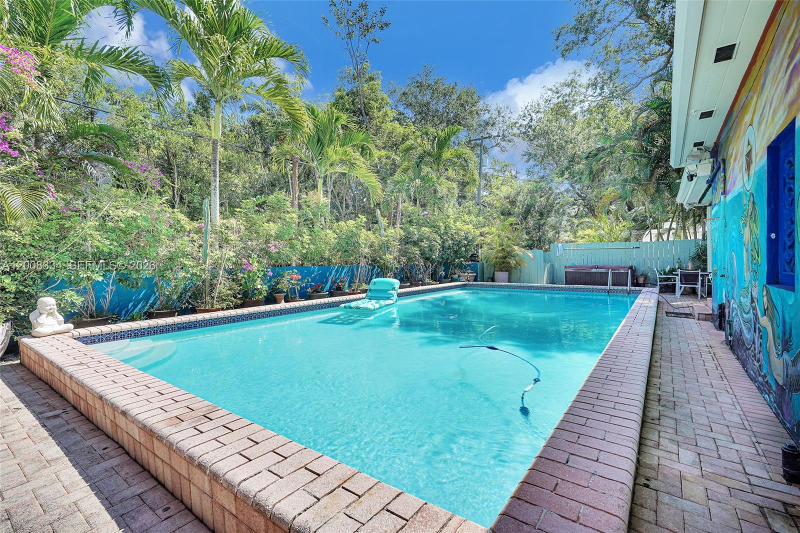 MIAMI SHORES SEC 3 - Residential