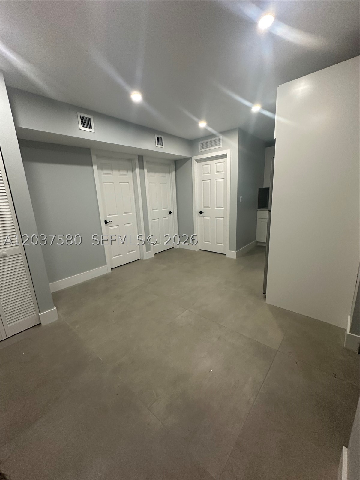 SOUTH ALLAPATTAH MANOR - Residential Lease
