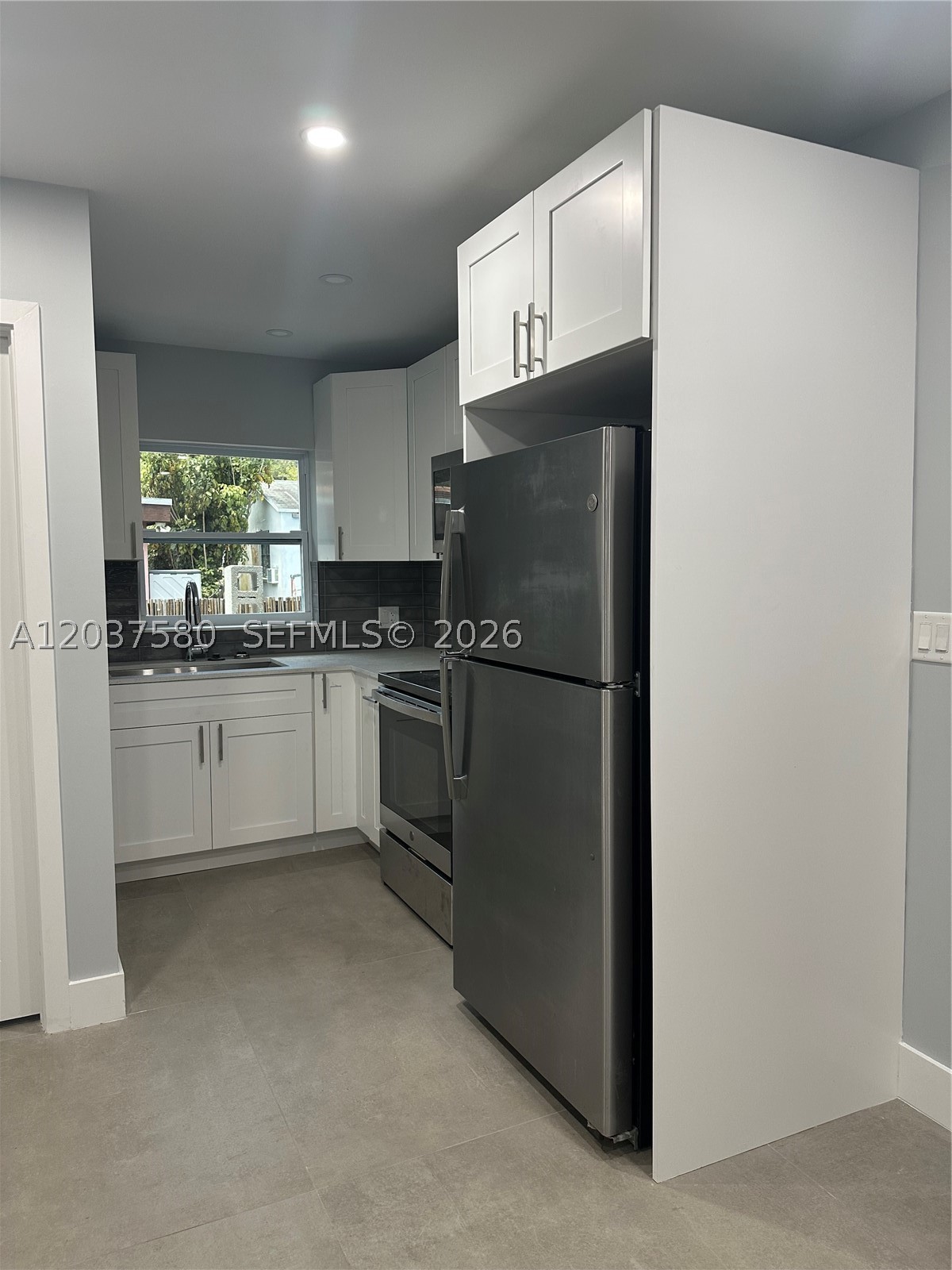 SOUTH ALLAPATTAH MANOR - Residential Lease