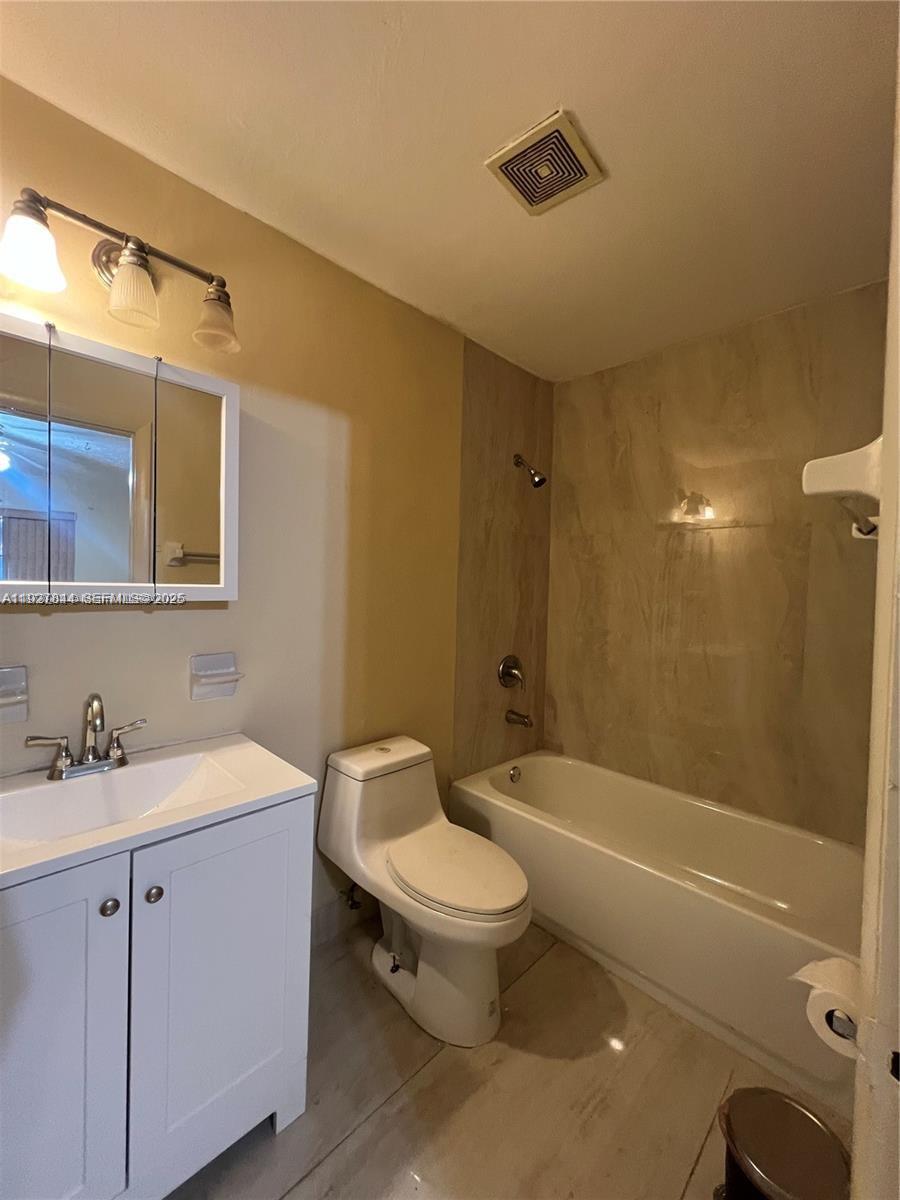BISCAYNE SHORES UNIT 4 - Residential