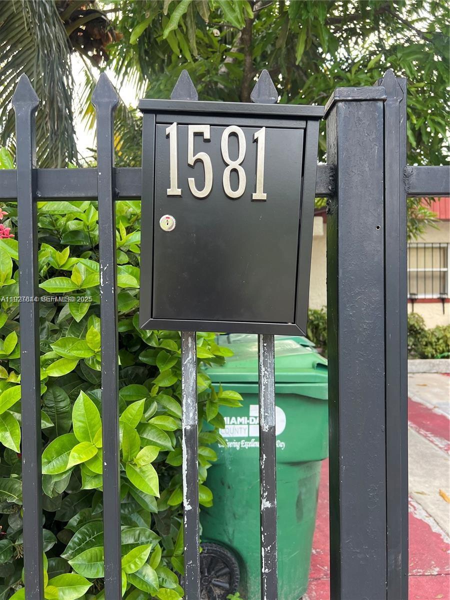 BISCAYNE SHORES UNIT 4 - Residential
