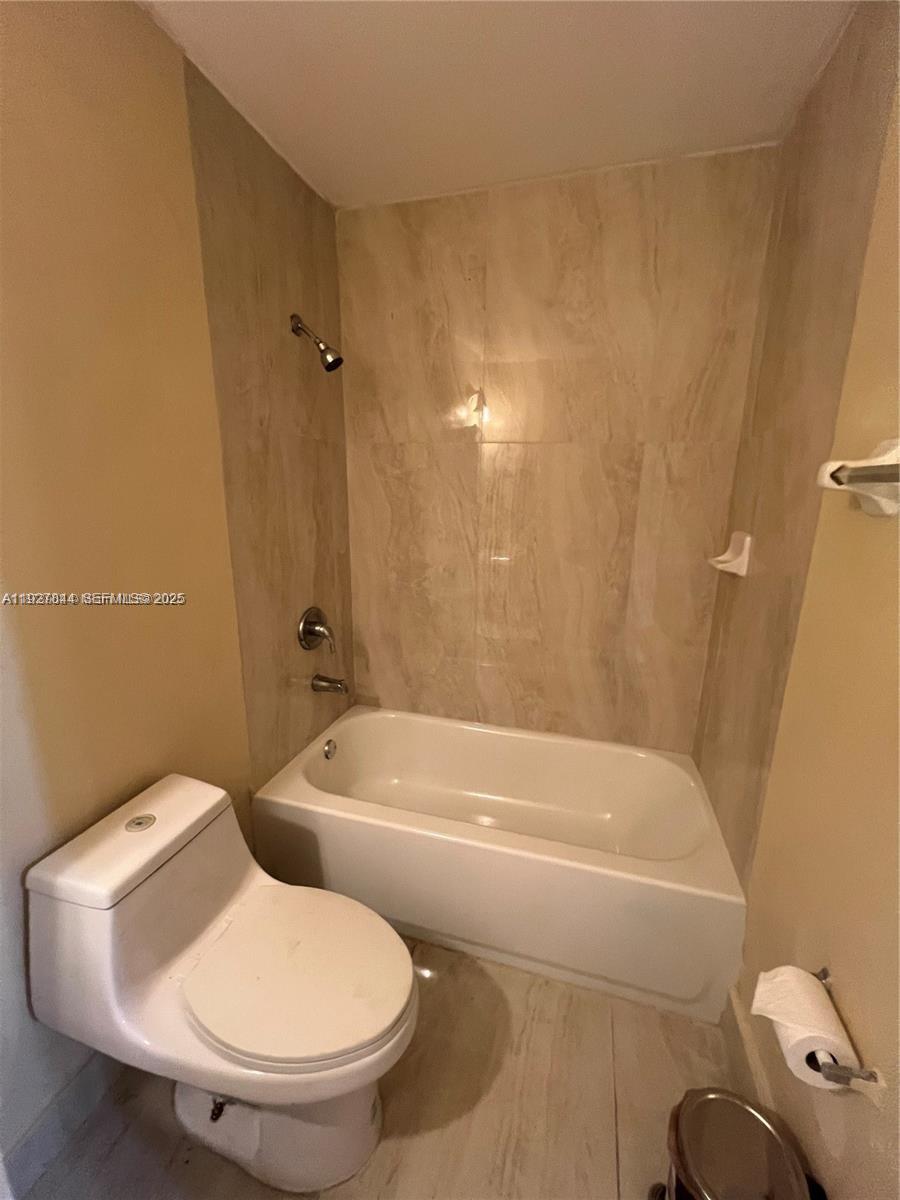 BISCAYNE SHORES UNIT 4 - Residential