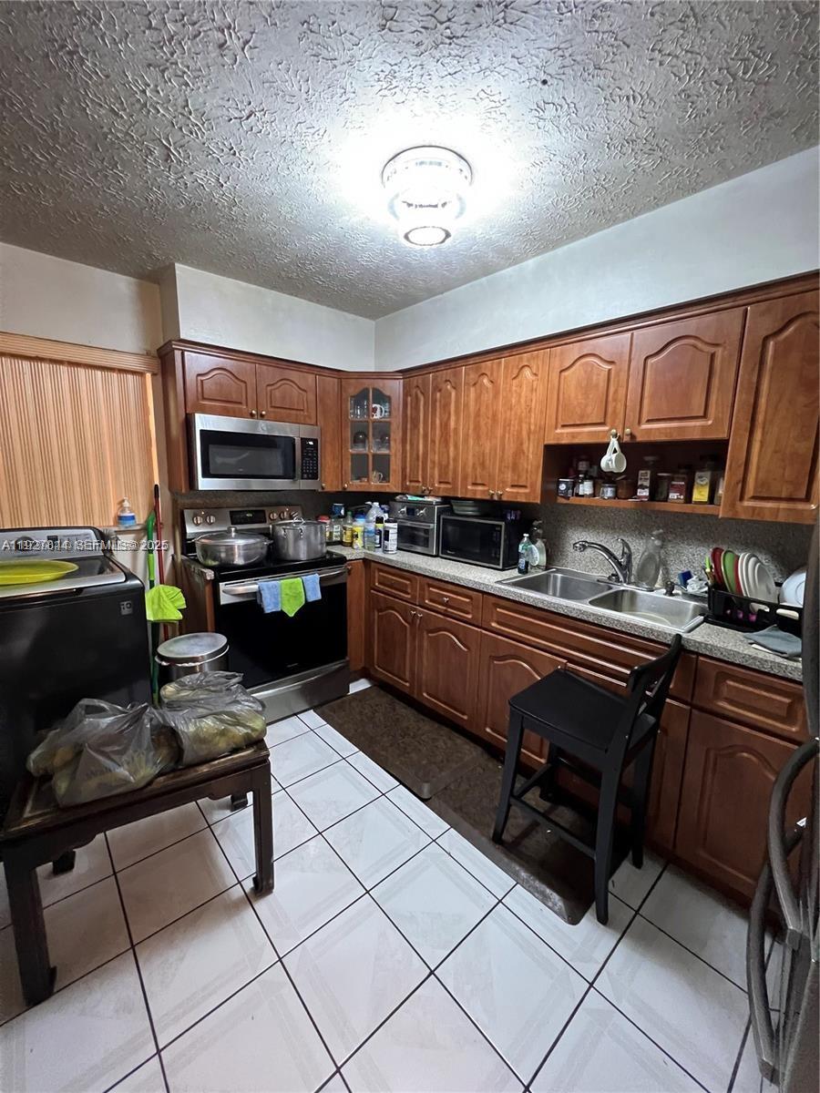 BISCAYNE SHORES UNIT 4 - Residential