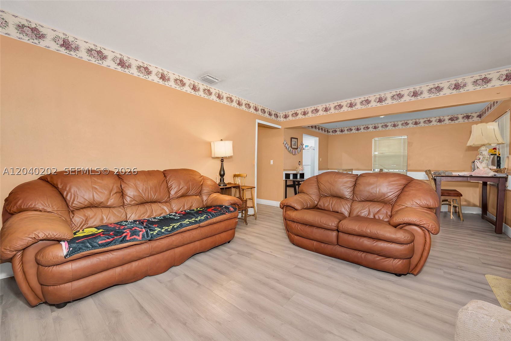 PARA VILLA HEIGHTS - Residential
