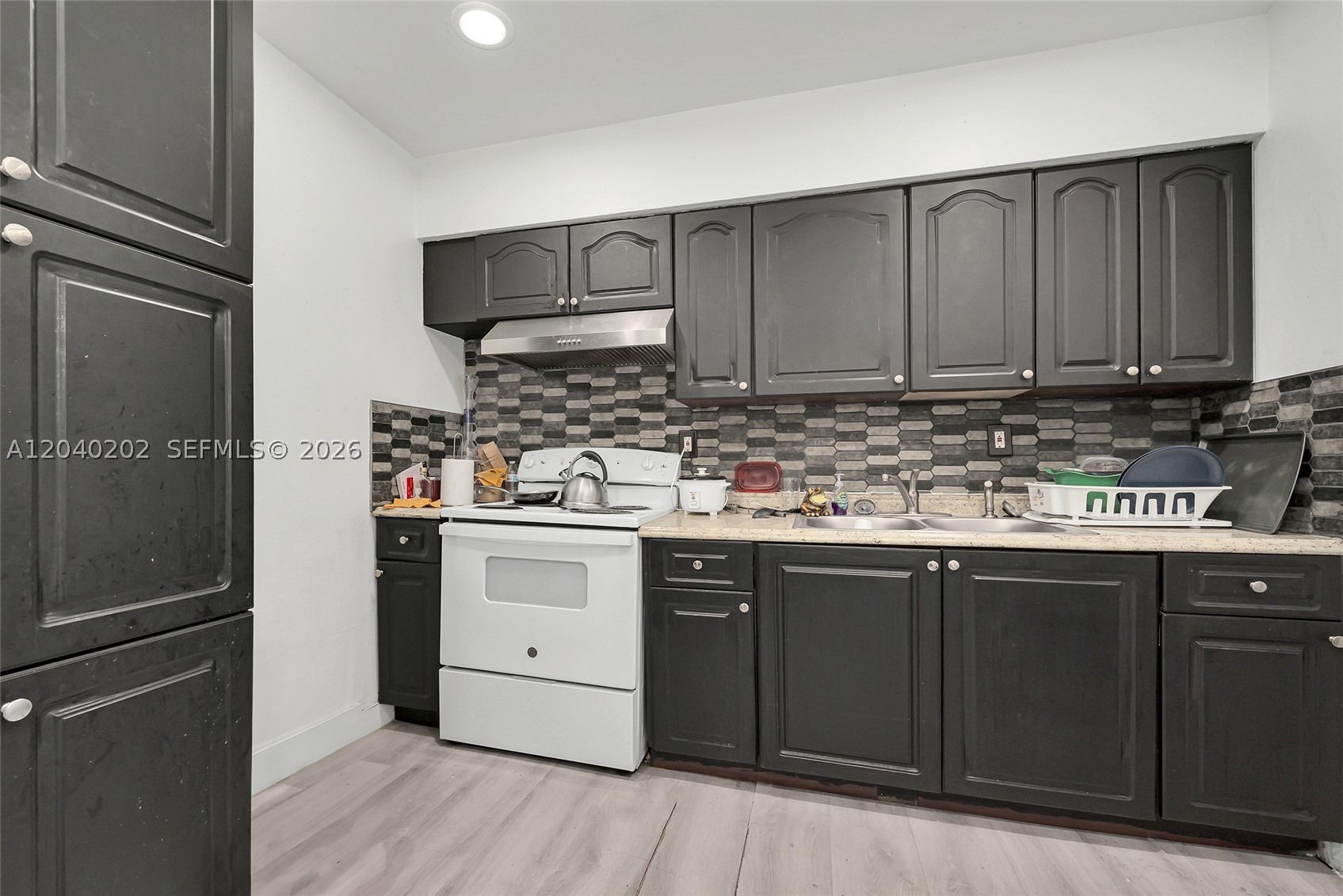 PARA VILLA HEIGHTS - Residential