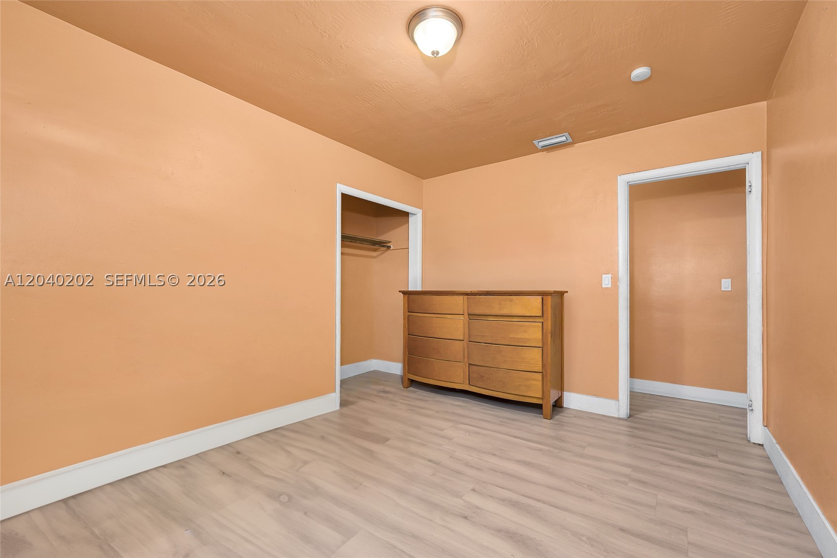 PARA VILLA HEIGHTS - Residential