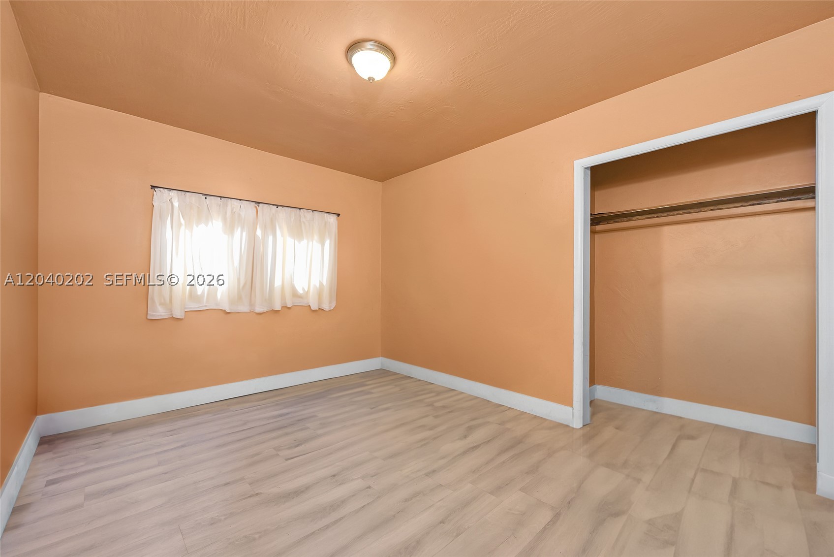 PARA VILLA HEIGHTS - Residential