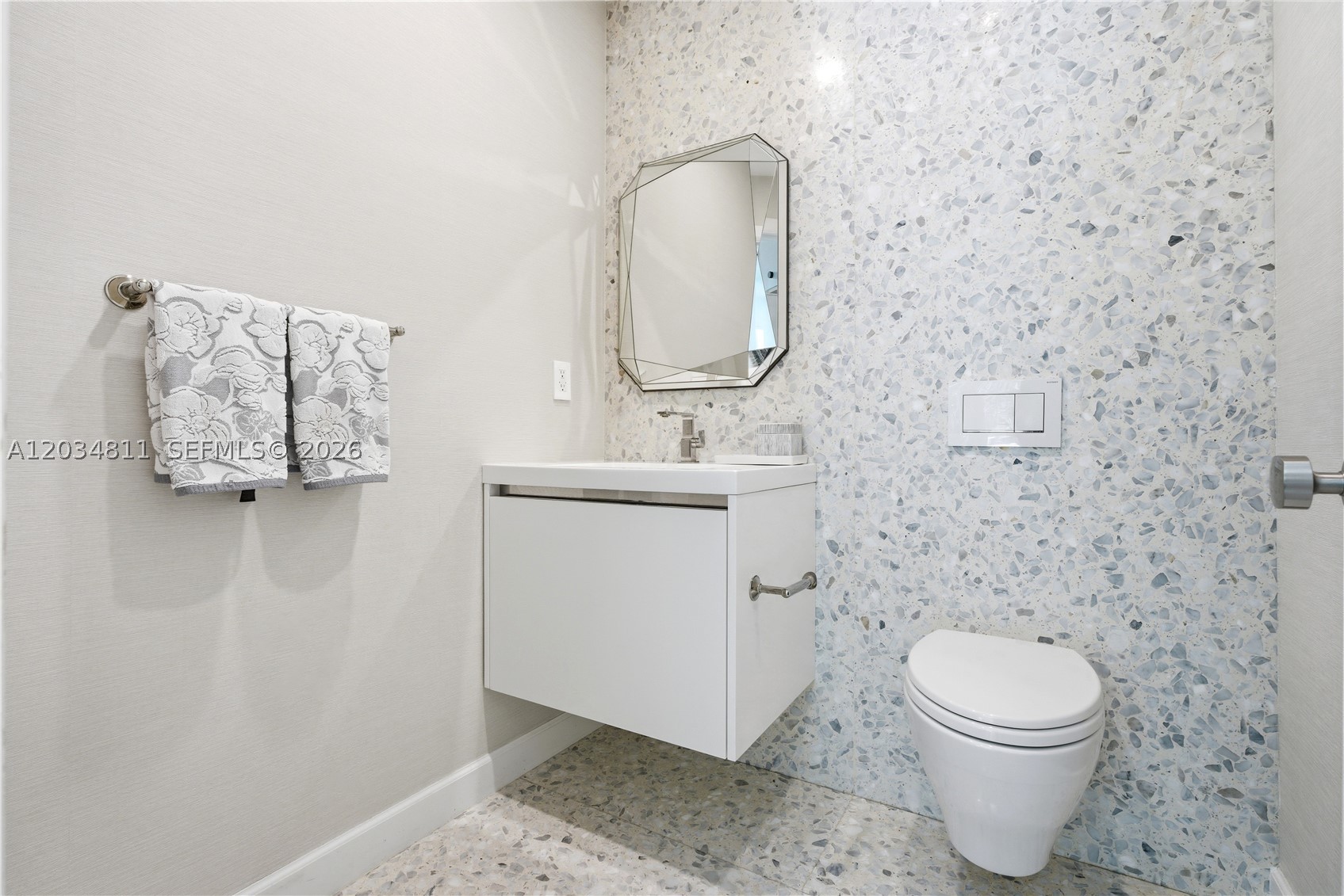 AVENTURA ESTATES - Residential