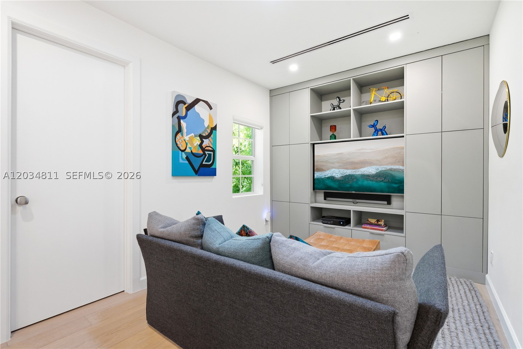 AVENTURA ESTATES - Residential