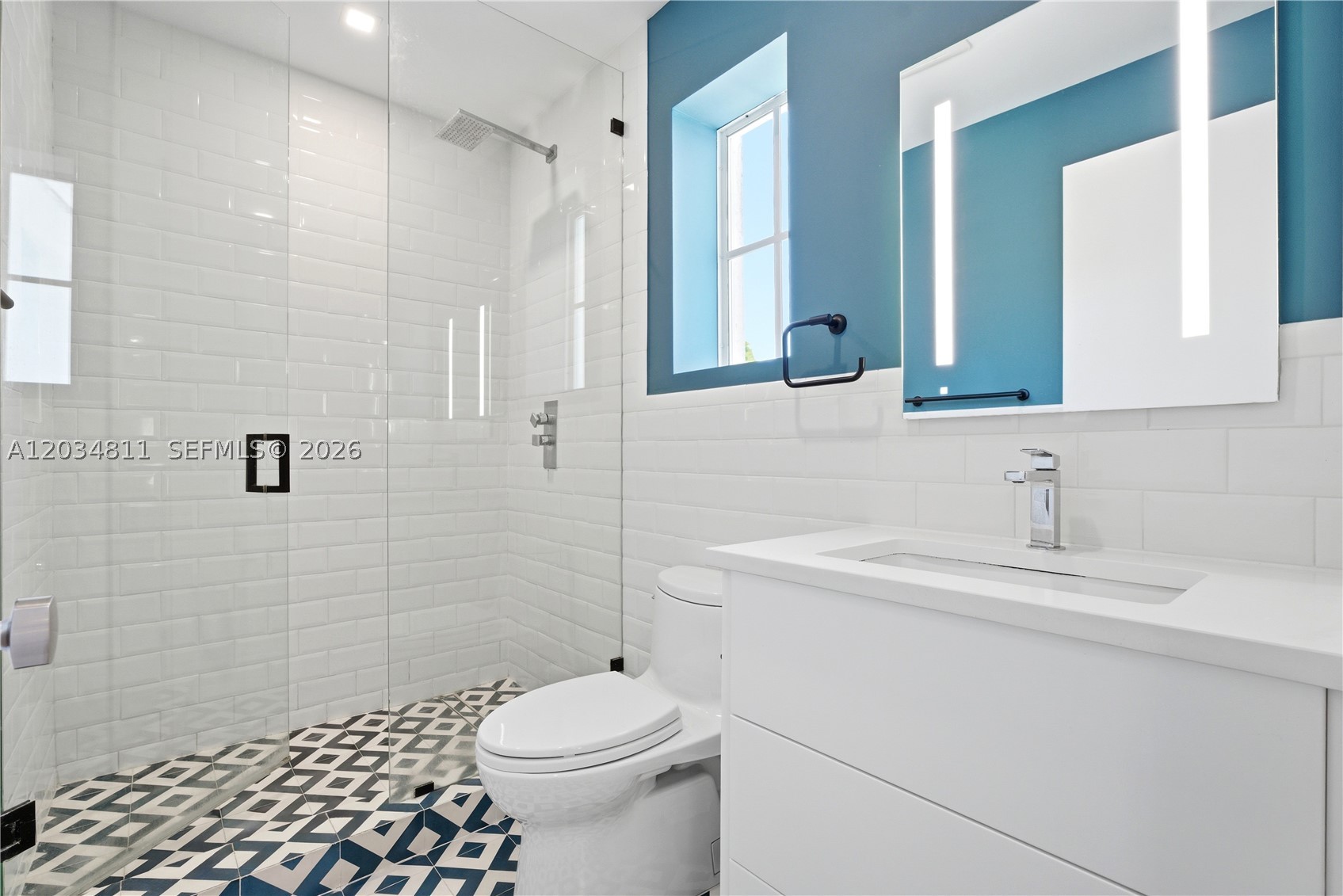 AVENTURA ESTATES - Residential