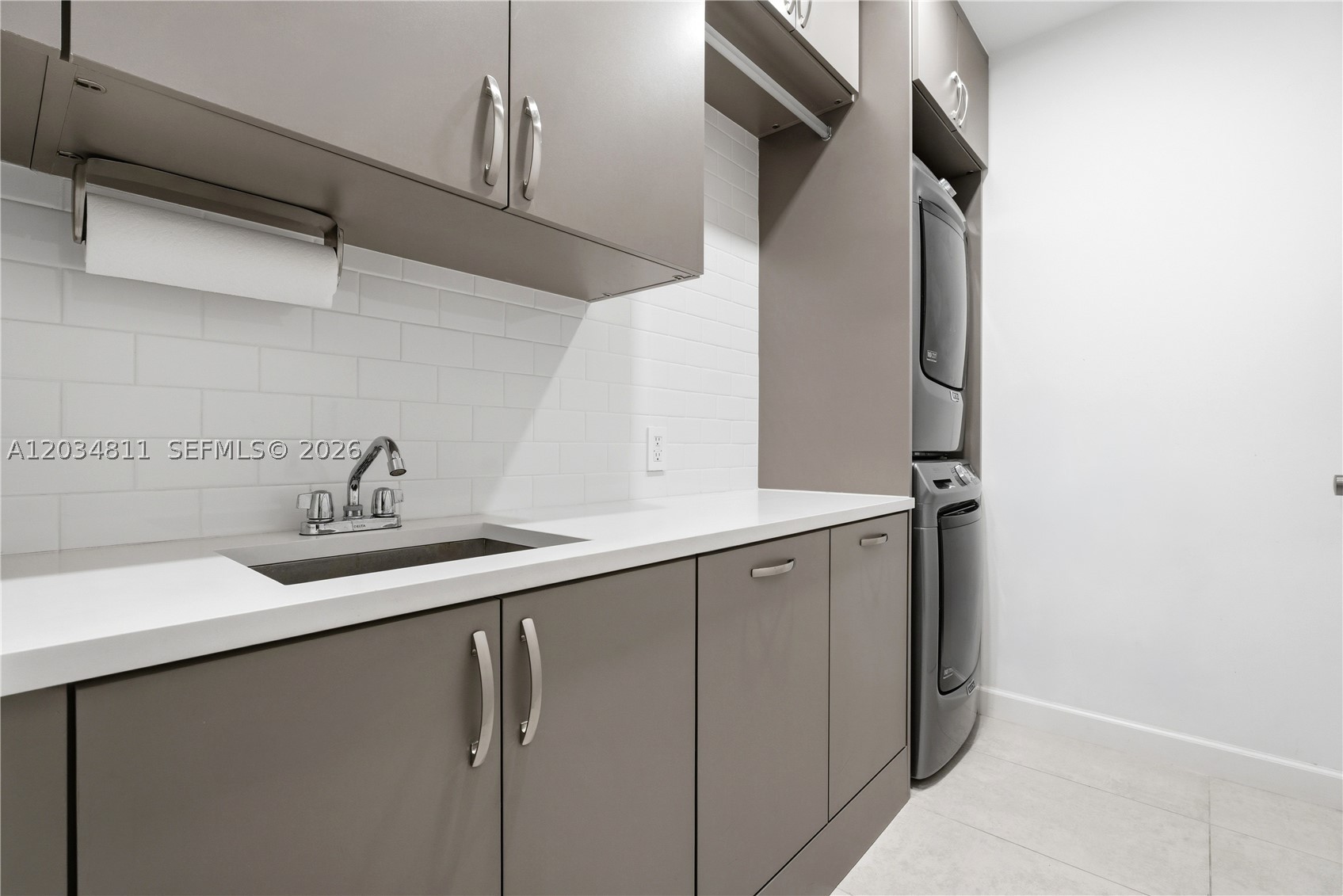 AVENTURA ESTATES - Residential