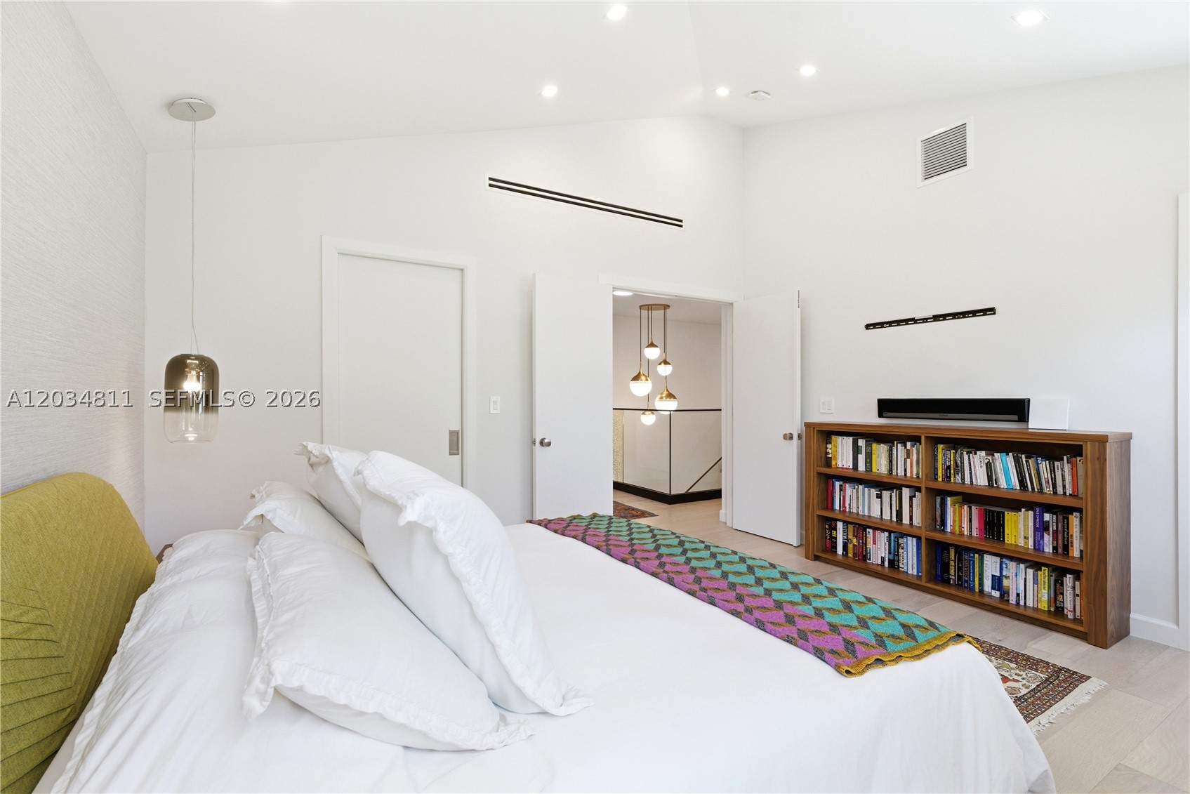 AVENTURA ESTATES - Residential
