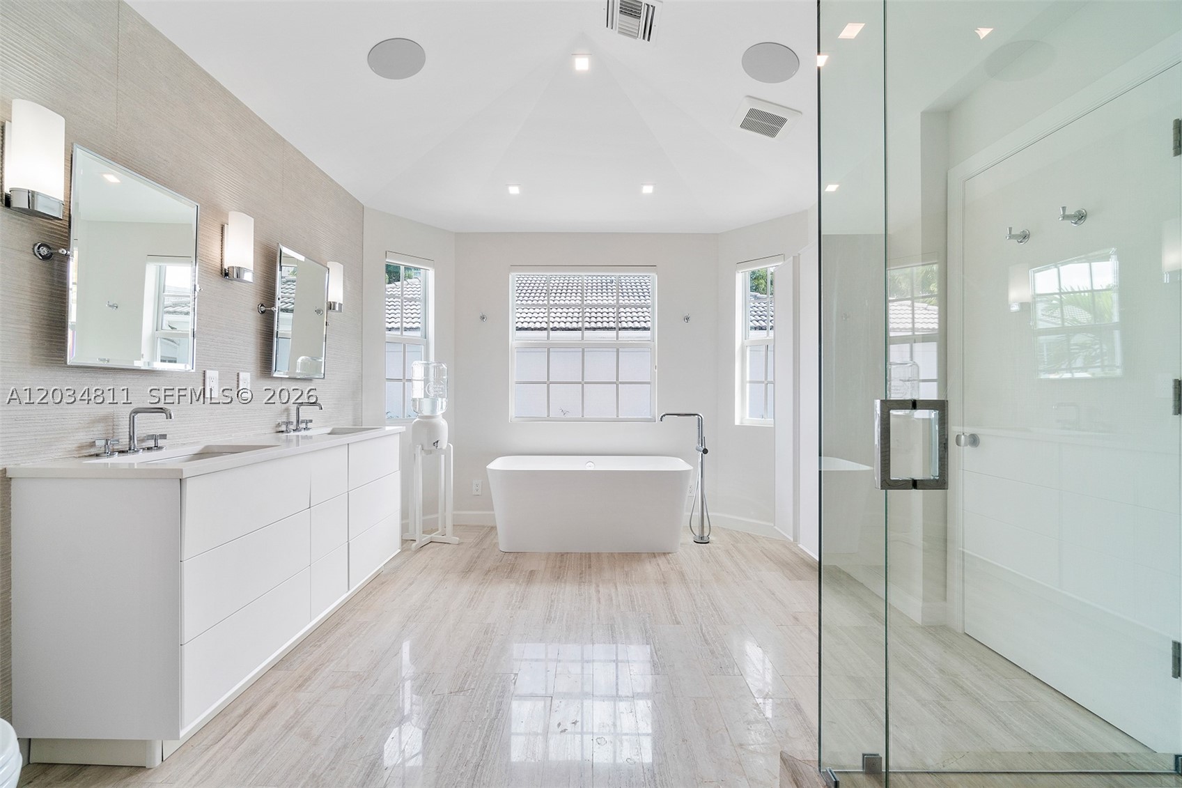 AVENTURA ESTATES - Residential