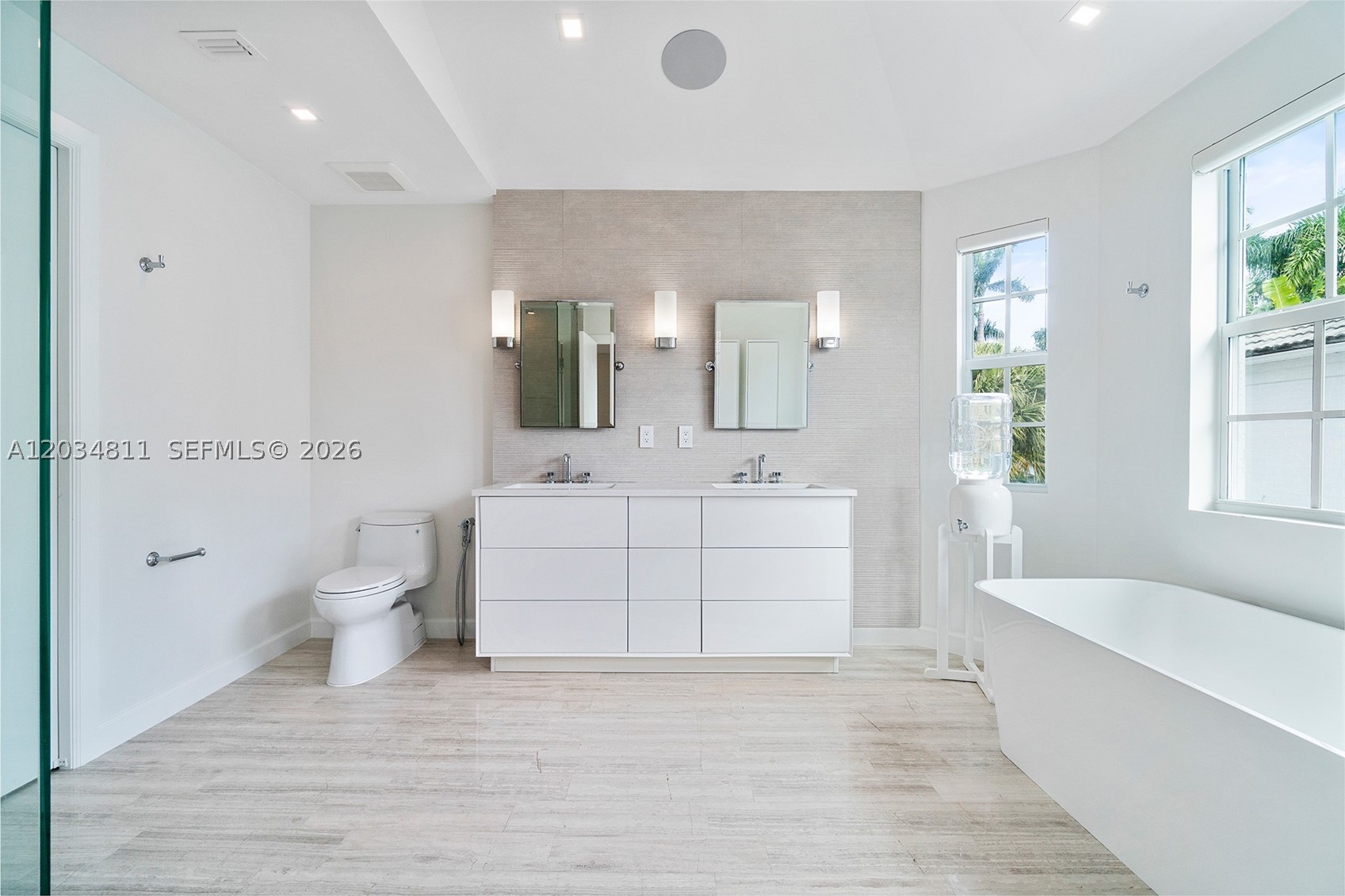 AVENTURA ESTATES - Residential