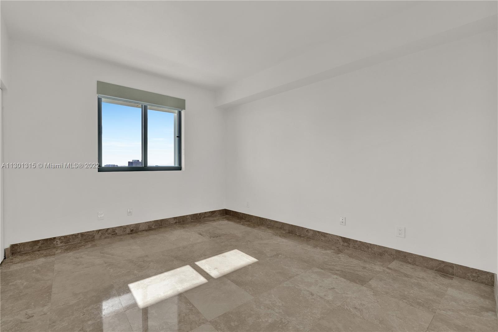 BLUE CONDO - Residential Lease