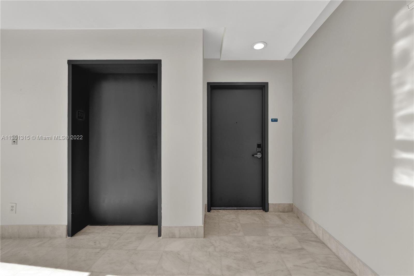 BLUE CONDO - Residential Lease