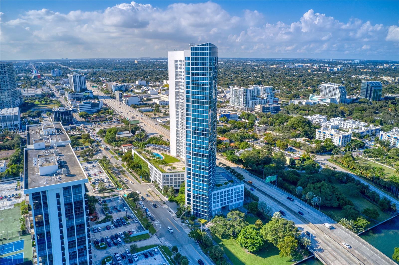 BLUE CONDO - Residential Lease