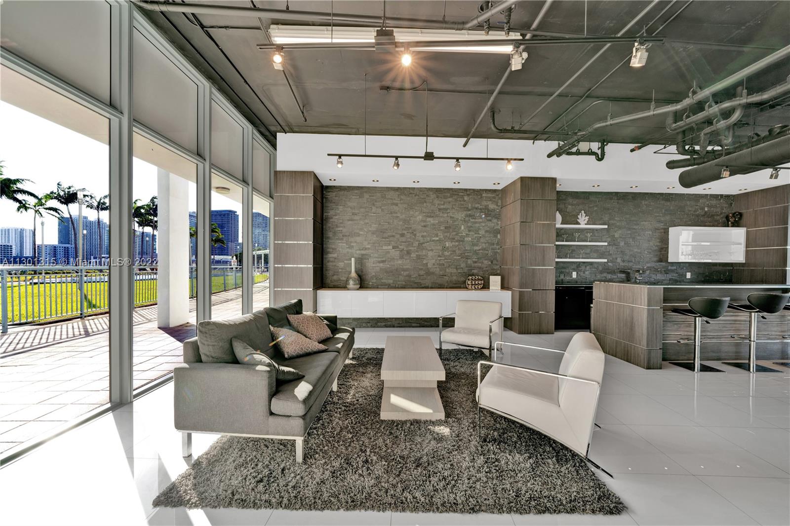 BLUE CONDO - Residential Lease
