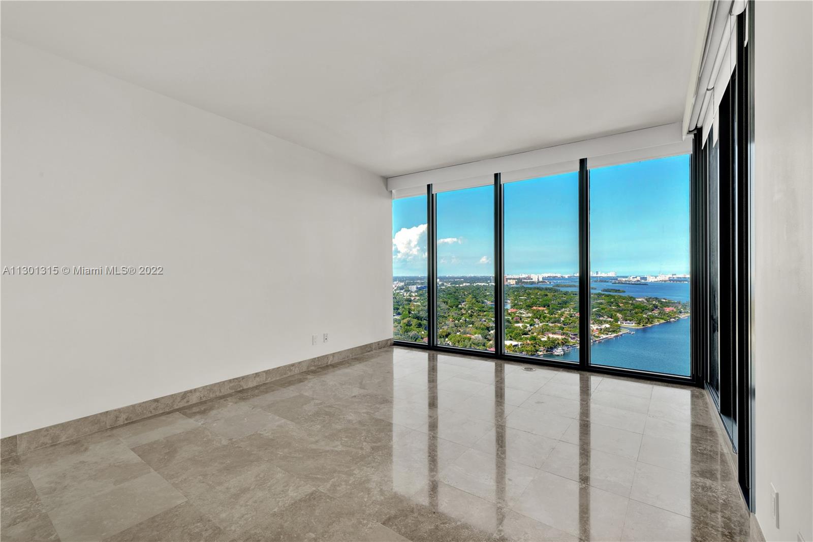BLUE CONDO - Residential Lease