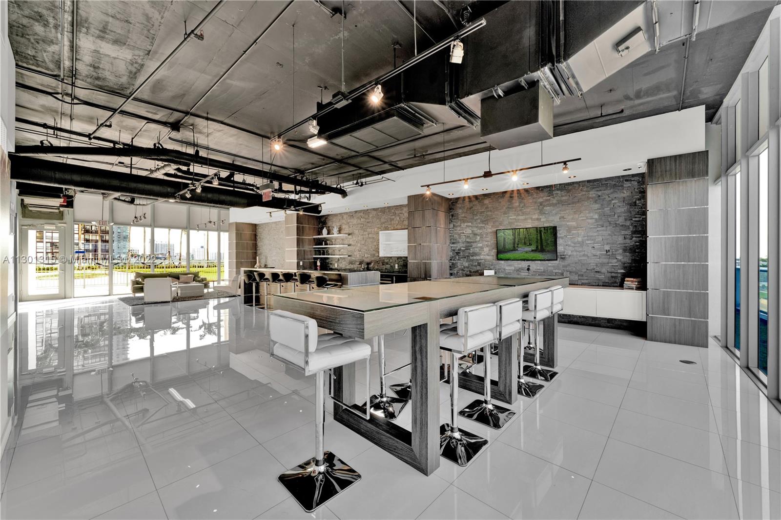 BLUE CONDO - Residential Lease