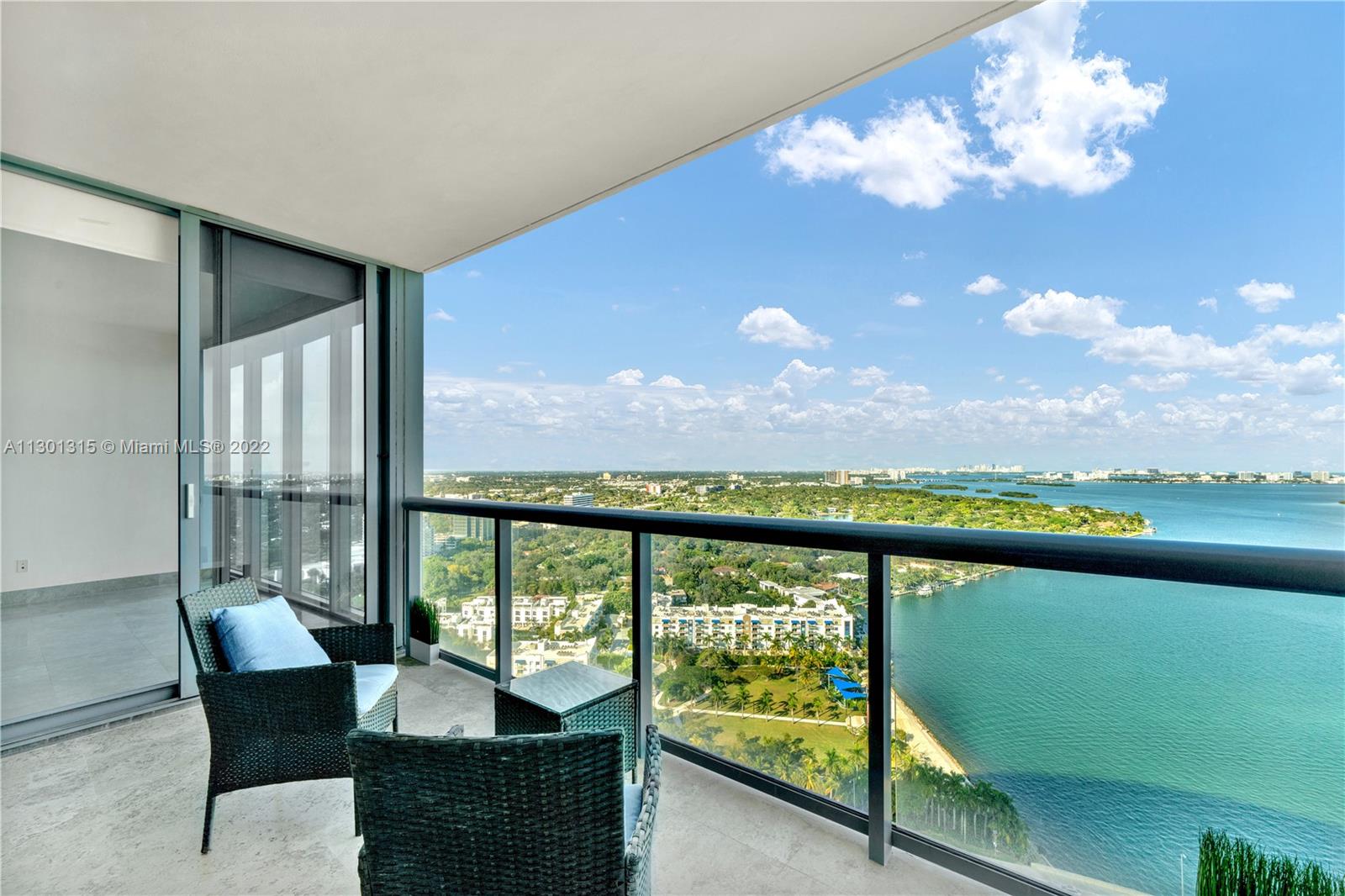 BLUE CONDO - Residential Lease