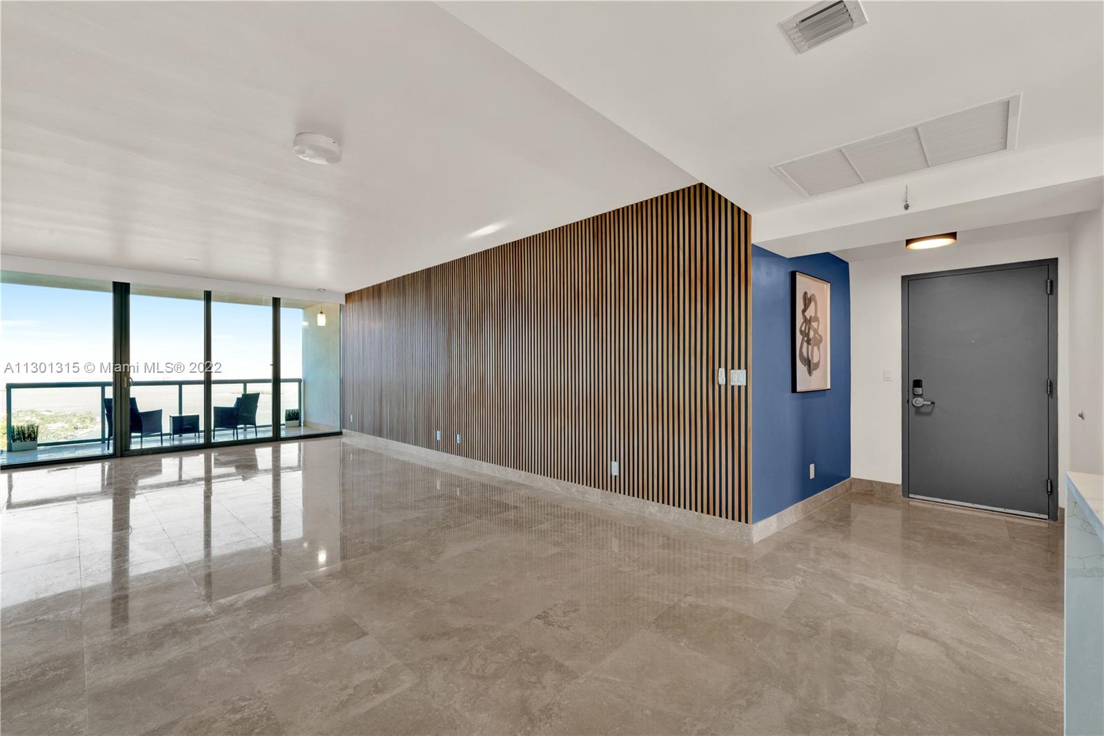 BLUE CONDO - Residential Lease