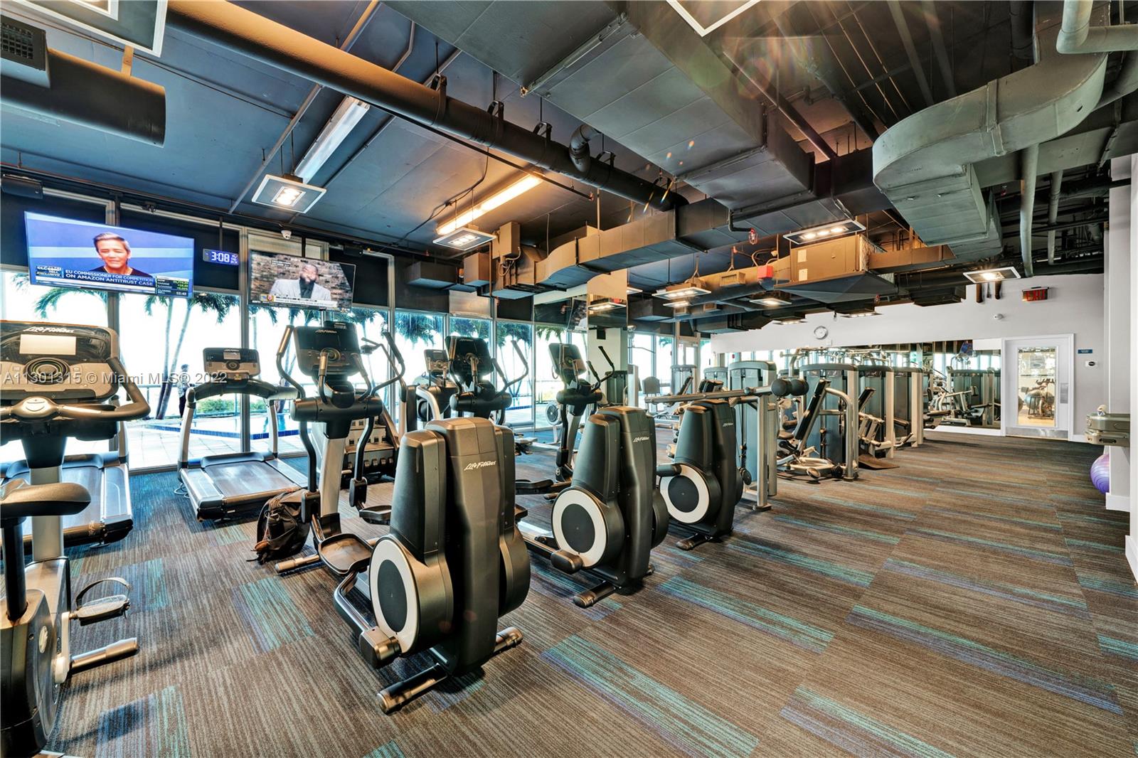 BLUE CONDO - Residential Lease
