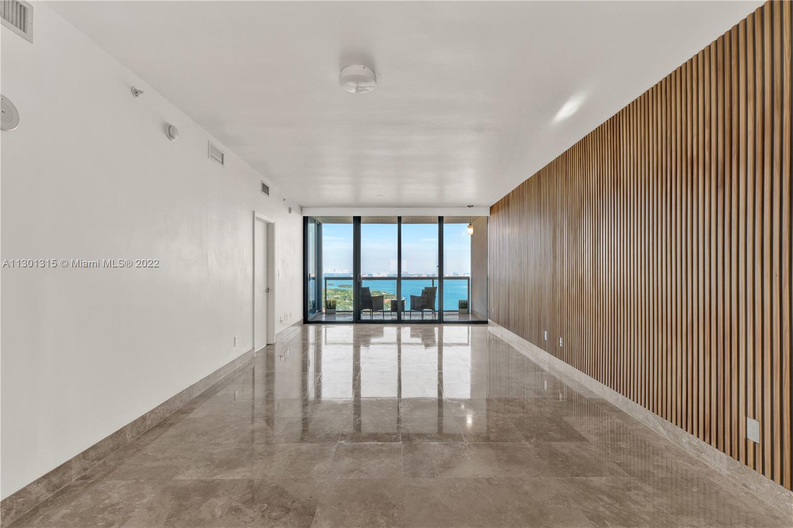 BLUE CONDO - Residential Lease