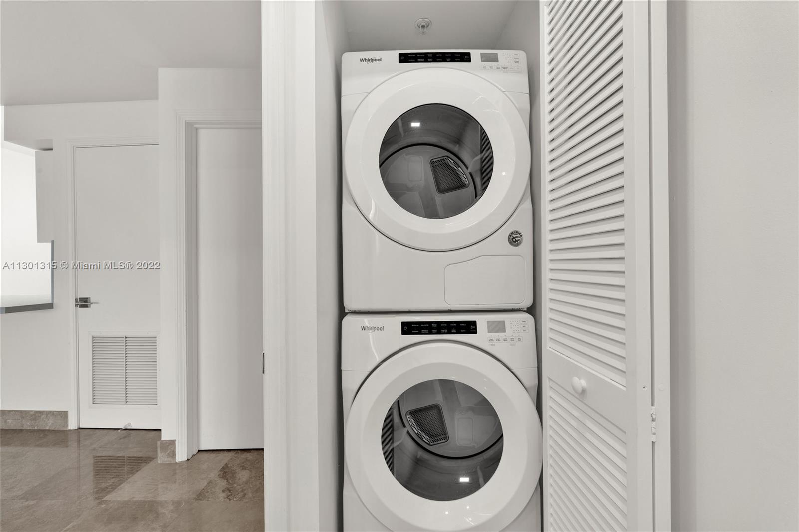 BLUE CONDO - Residential Lease