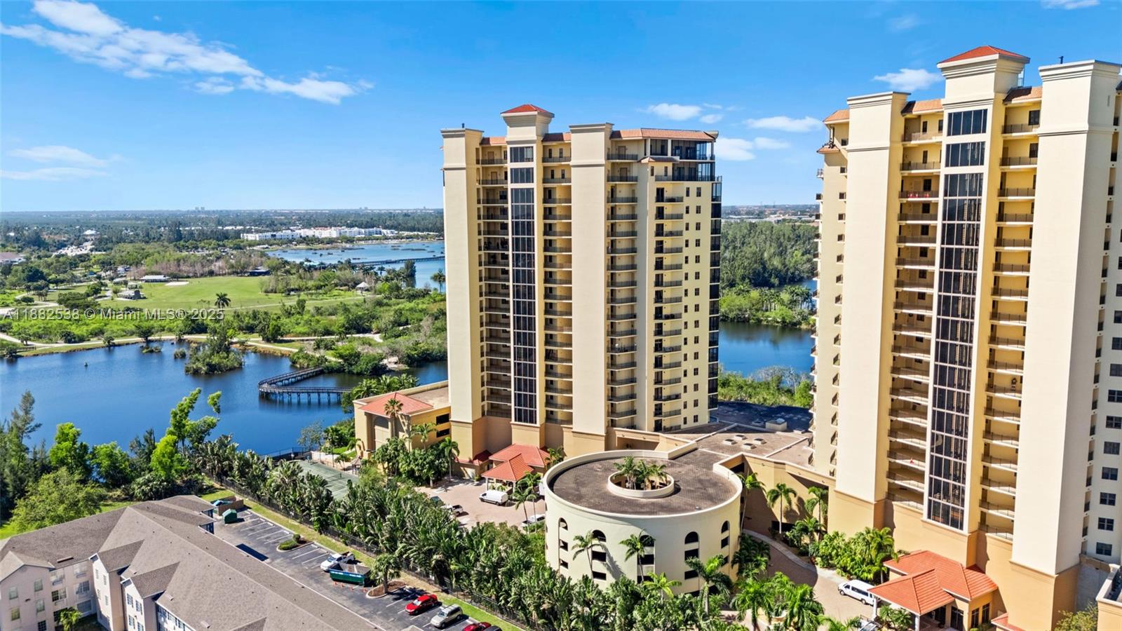 RIVA DEL LAGO - Residential