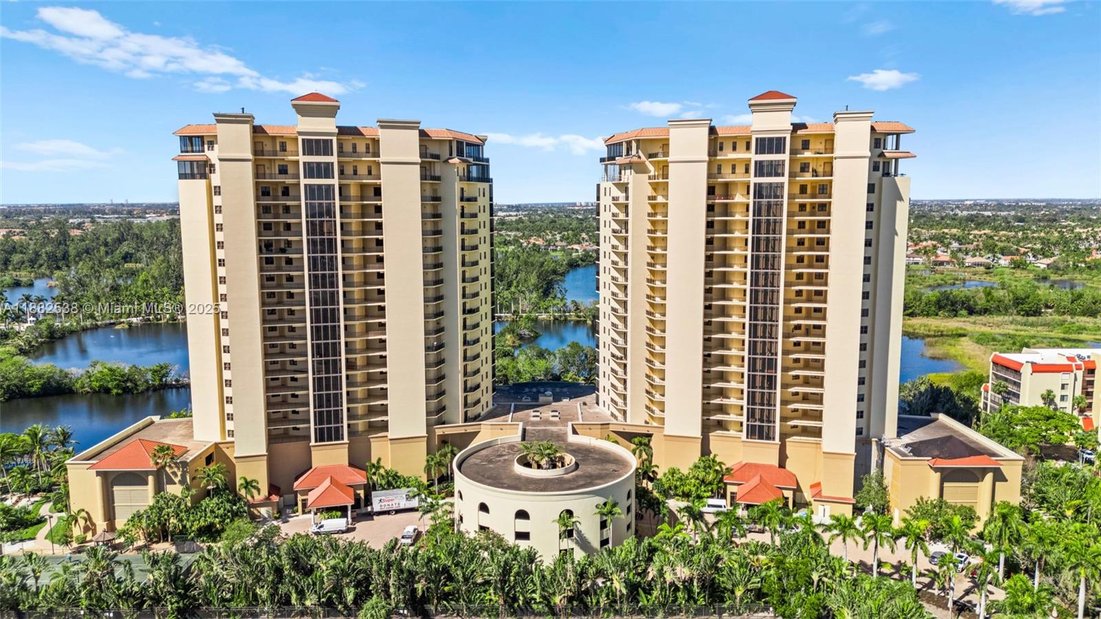RIVA DEL LAGO - Residential